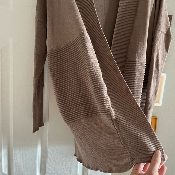 Tan Cardigan - Picture 5 of 9